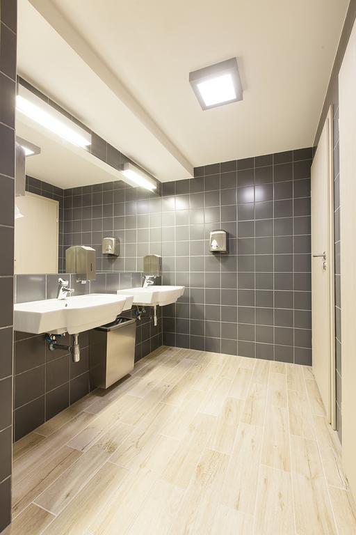 Inwest Osrodek Szkoleniowo-Wypoczynkowy Hotel Smardzewice Bagian luar foto