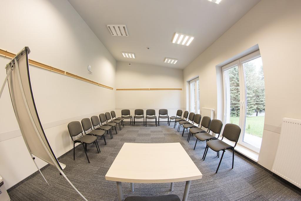 Inwest Osrodek Szkoleniowo-Wypoczynkowy Hotel Smardzewice Bagian luar foto
