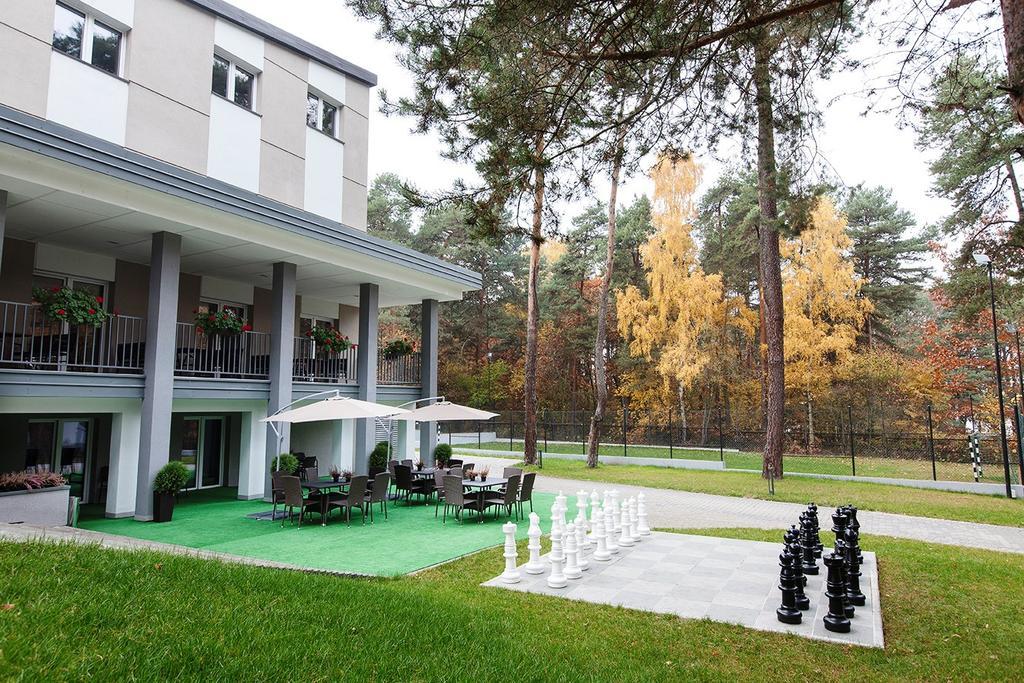 Inwest Osrodek Szkoleniowo-Wypoczynkowy Hotel Smardzewice Bagian luar foto