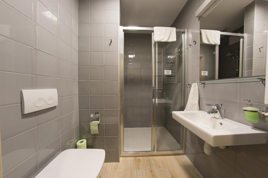 Inwest Osrodek Szkoleniowo-Wypoczynkowy Hotel Smardzewice Bagian luar foto