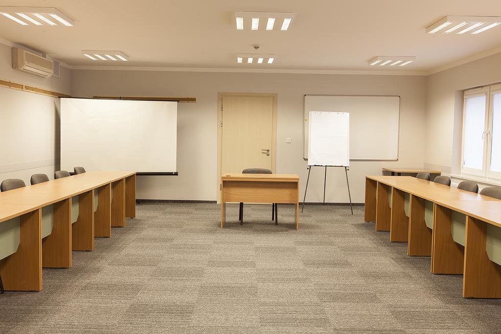 Inwest Osrodek Szkoleniowo-Wypoczynkowy Hotel Smardzewice Bagian luar foto